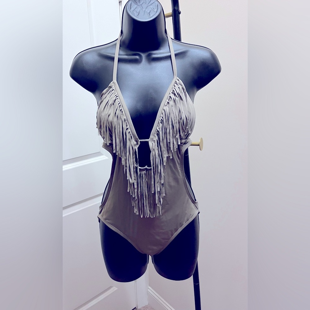 XHILARATION Monikini. Size M